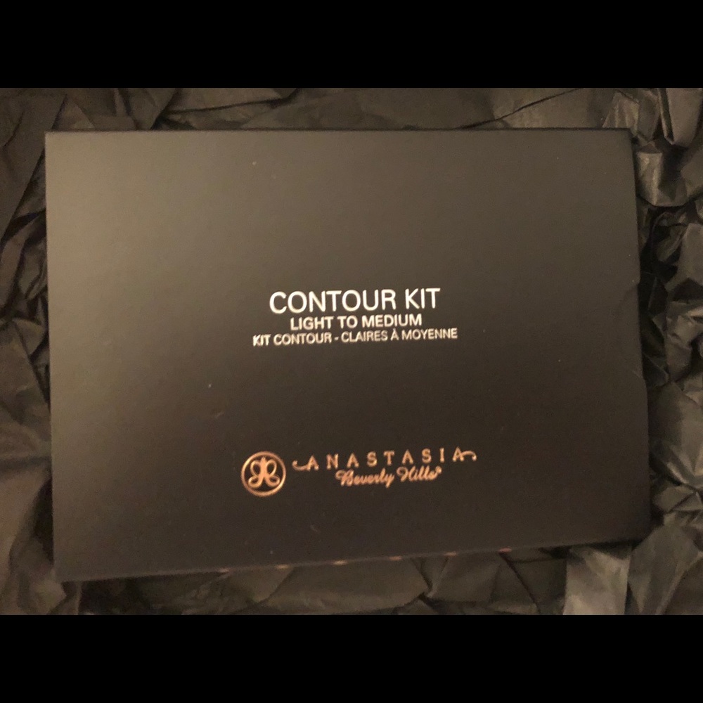 Brand new Anastasia Powder Contour Light to Medium